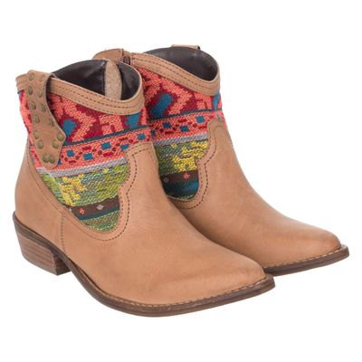 bota claire caramelo